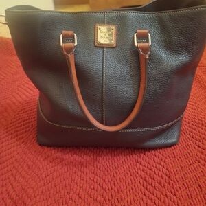 Stylish Dooney & Bourke Chelsea Pebbled Black Leather Tote Bag